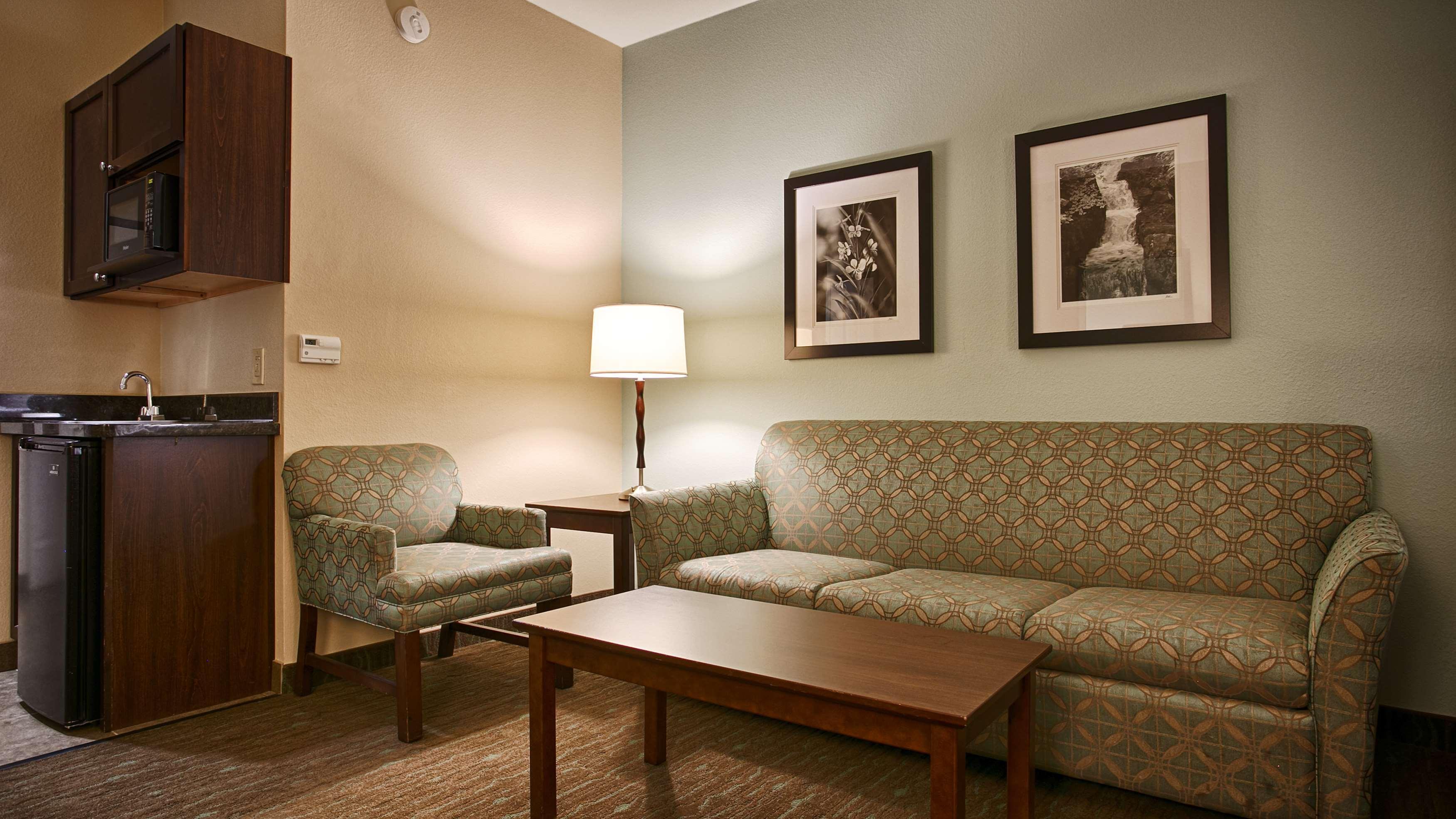 Best Western Plus Texarkana Inn And Suites Exterior photo
